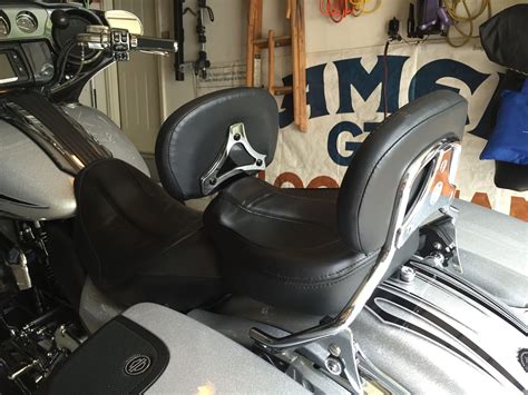 2003 electra glide backrest